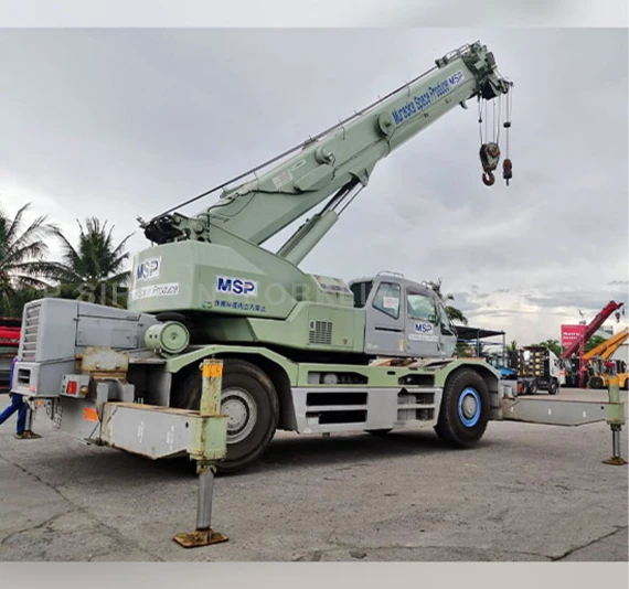 Crane 60 ton 4 wheel