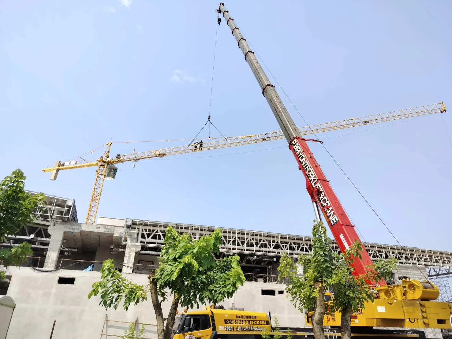 real-project-container-loading-forklift.jpg