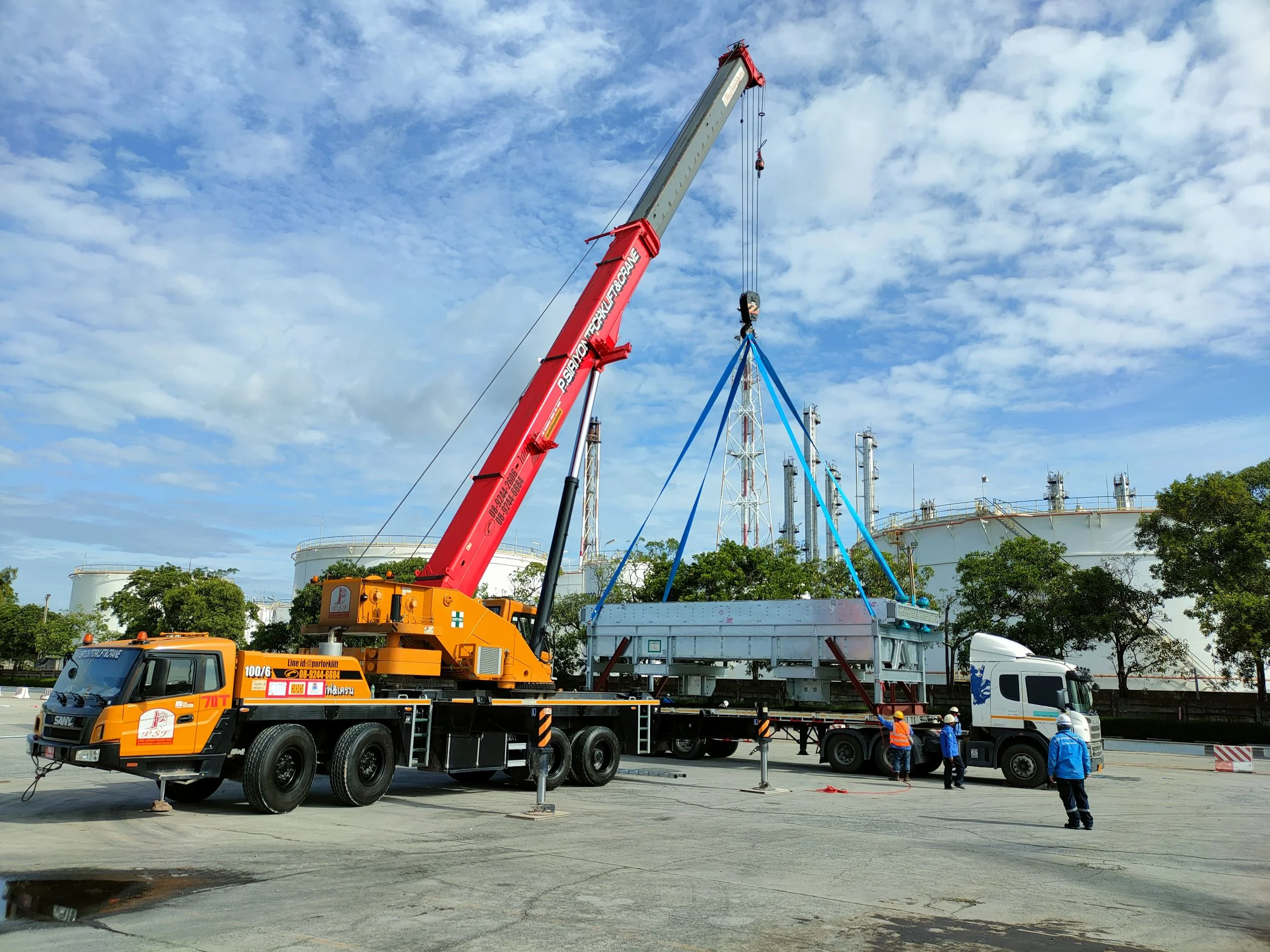 real-crane-rental-rayong-machine-lifting.jpg